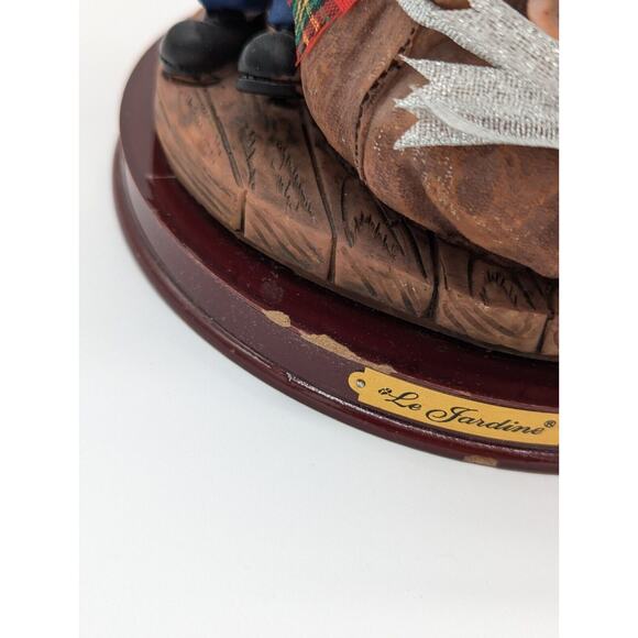 Le Jardine French Collection Christmas Scene Santa & Children with Musical Base - Picture 7 of 16